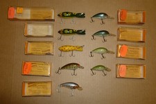 LOTE DE ISCAS BOMBER DEEP DIVER E MODELAR UM PEIXE EM CAIXAS COM PAPEL TODOS DIFERENTES comprar usado  Enviando para Brazil