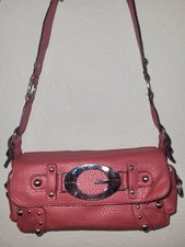 Bolsa de ombro vintage Guess vermelha bolsa de couro pebbled tachas prata logotipo Y2K RARA comprar usado Bolsa de ombro vintage Guess vermelha bolsa de couro pebbled tachas prata logotipo Y2K RARA comprar usado  Enviando para Brazil