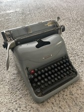 Macchina scrivere olivetti usato  Genova