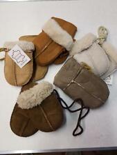 Baby sheepskin mittens d'occasion  Expédié en Belgium