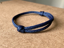 Bracelet bleu marine d'occasion  Notre-Dame-d'Oé