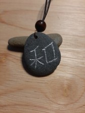 Usado, Colar pingente de pedra esculpida em Kanji Peace comprar usado  Enviando para Brazil