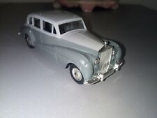 Dinky toys 551 d'occasion  Beaufort-en-Vallée
