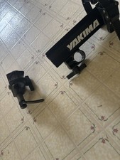 Usado, Suporte de bicicleta padrão Yakima e bandeja de roda curta rack de teto muito bom ver comprar usado  Enviando para Brazil