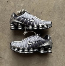 Nike shox metallic d'occasion  Expédié en Belgium