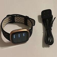 Smartwatch Fitbit Versa 4 GPS rastreador de atividade física monitor de frequência cardíaca FB523, usado comprar usado  Enviando para Brazil