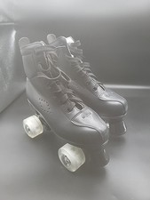 Roller skates four d'occasion  Expédié en Belgium