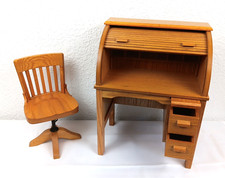 Kit de boneca American Girl Kitteridge mesa de madeira rolo superior cadeira giratória combinando comprar usado Kit de boneca American Girl Kitteridge mesa de madeira rolo superior cadeira giratória combinando comprar usado  Enviando para Brazil