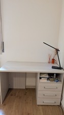 Scrivania con cassetti usato  Bologna