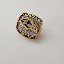 Pin do Super Bowl Baltimore Ravens World Champions réplica de anel simulado comprar usado Pin do Super Bowl Baltimore Ravens World Champions réplica de anel simulado comprar usado  Enviando para Brazil