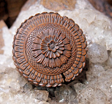 Boite corozo sculpte d'occasion Boite corozo sculpte d'occasion  Morestel