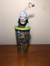 Zombieville Topper Souvenir Cup 32 oz com caneca de palha bebida jogo prêmio comprar usado Zombieville Topper Souvenir Cup 32 oz com caneca de palha bebida jogo prêmio comprar usado  Enviando para Brazil