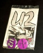 U2 THE INESQUECÍVEL FIRE ORIGINAL 1984 CONJUNTO DE 4 PINOS LACRADO COM APOIO ORIGINAL  comprar usado  Enviando para Brazil
