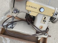 Máquina de costura Singer 223 com pedal de estojo - ponto cego em ziguezague comprar usado  Enviando para Brazil