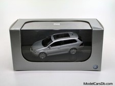 1:43 Volkswagen Golf Variant 2007 AutoArt, Dealer, Original box comprar usado  Enviando para Brazil