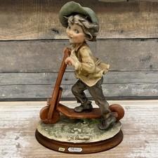 Estatueta Giuseppe Armani Boy on Scooter, 1982 cerâmica italiana vintage de porcelana comprar usado  Enviando para Brazil