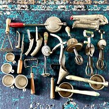 Lote misto de utensílios de cozinha antigos vintage 19 peças alguns têm alças de madeira em excelente estado usado comprar usado  Enviando para Brazil