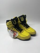 Scarpe nuove con usato  Spedire a Italy