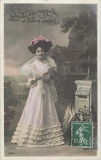 Femme chapeau roses d'occasion  Vasles
