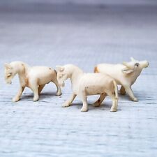 Estatuetas minúsculas vintage esculpidas em miniatura de cavalo e vaca de 2 cm NÃO de plástico, usado comprar usado  Enviando para Brazil