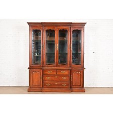 Thomasville georgian carved for sale  South Bend