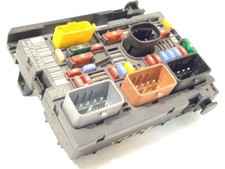 9675877980 relay fuse d'occasion  Expédié en Belgium