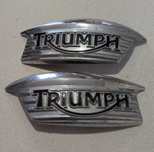 Par de crachás de tanque Triumph Bonneville T100 fabricante de equipamento original - Conjunto de 2 - T3900447 - T3900446 comprar usado  Enviando para Brazil