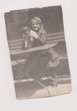Girl with chien d'occasion  Expédié en Belgium