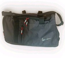 Borsone sportivo nike usato  Battipaglia