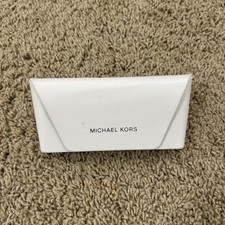 Usado, Estojo de óculos Michael Kors branco | Usado comprar usado  Enviando para Brazil