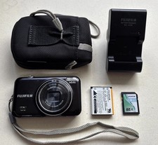 Fujifilm fotocamera digitale usato  Spedire a Italy