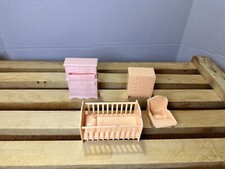Renwal 4 peças berço rosa vintage para quarto de bebê casa de bonecas móveis miniatura plástico, usado comprar usado  Enviando para Brazil