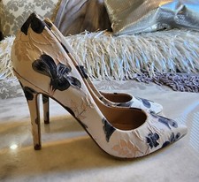 Neiman marcus flower for sale  Norfolk