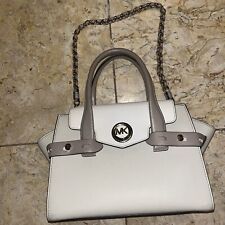 Usado, Bolsa satchel Michael Kors Carmen média vegana aba saffiano bege areia clara comprar usado  Enviando para Brazil