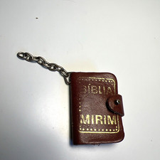Usado, Mini corrente de couro vintage portuguesa Bíblia Mirim criança Jesus te ama comprar usado  Enviando para Brazil