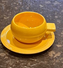 Tasse soucoupe jaune d'occasion  Montenois