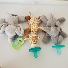 Chupeta de bebê Wubbanub chupeta de pelúcia elefante girafa berço elefante lote de 3 comprar usado  Enviando para Brazil