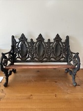 Usado, Banco de jardim para boneca ferro fundido e madeira decorativa relevo comprar usado  Enviando para Brazil