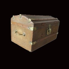 Old domed trunk d'occasion  Expédié en Belgium