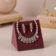 Jewellery necklace set for sale  PAISLEY