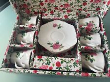 Tasses tasses fleurs d'occasion  Le Quesnoy