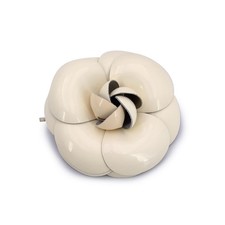 Autentica spilla chanel usato  Italia