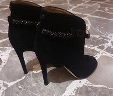 Scarpe tronchetto spuntato usato  Italia