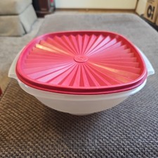 Tigela de servir vintage 9" Tupperware #858 Servalier LG transparente com selo instantâneo vermelho #859 comprar usado  Enviando para Brazil