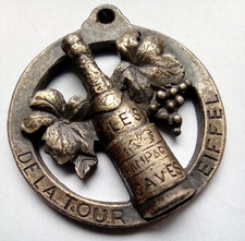 CRACHÁ DE CHAMPANHE VINTAGE TORRE EIFFEL de Paris ou MEDALHA para CHAVEIRO comprar usado  Enviando para Brazil