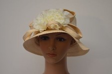 Chapeau beige femme d'occasion  Bohain-en-Vermandois