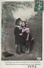 Schoolboy kissing little d'occasion  Expédié en Belgium