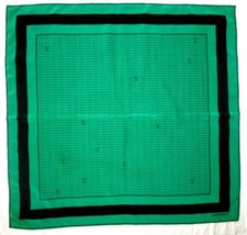 Valentino foulard soie d'occasion  Montferrand-le-Château