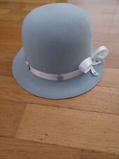 Cappello bombetta azzurro usato  Treviglio