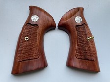 Checker wood grip d'occasion  Expédié en Belgium